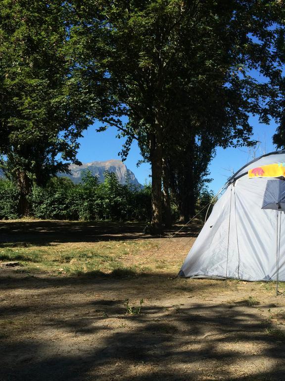 Camping Les Grillons Hotel Embrun Exterior foto